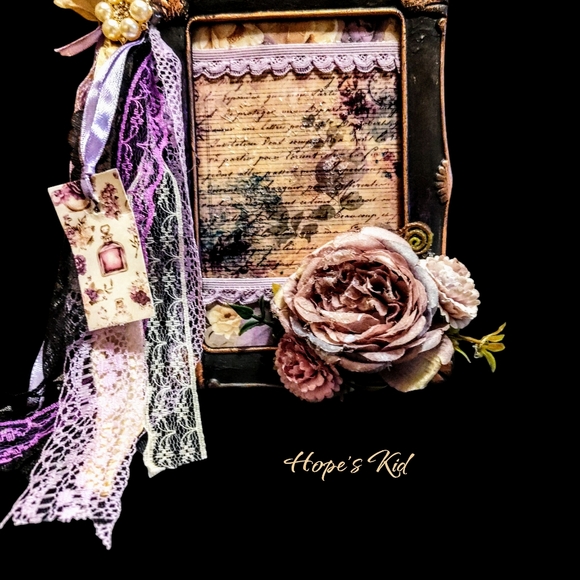 Decorative Floral Photo Frame with Lace Accents - Picture 3 of 3